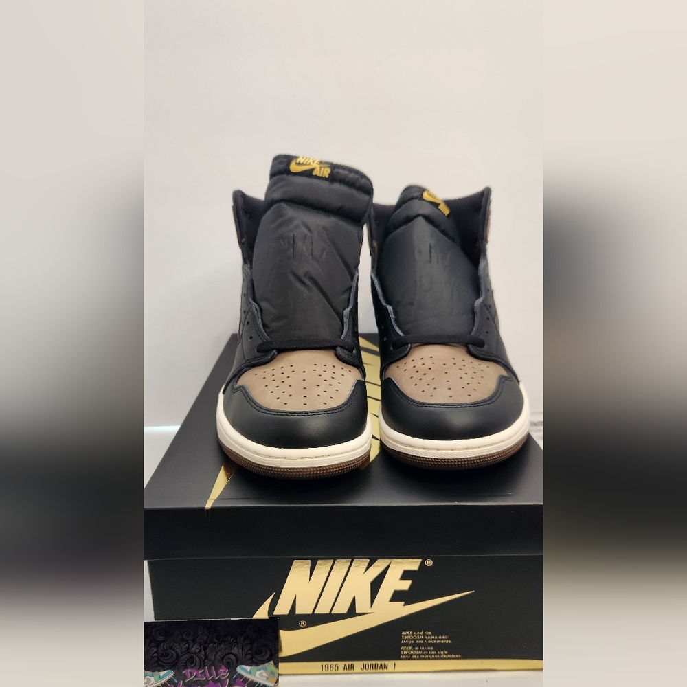 Air Jordan 1 Retro - Picture 2 of 7